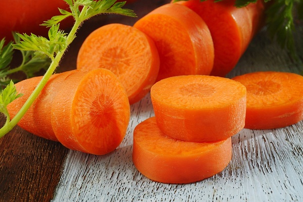 Làm gì khi răng sữa của trẻ bị mòn?